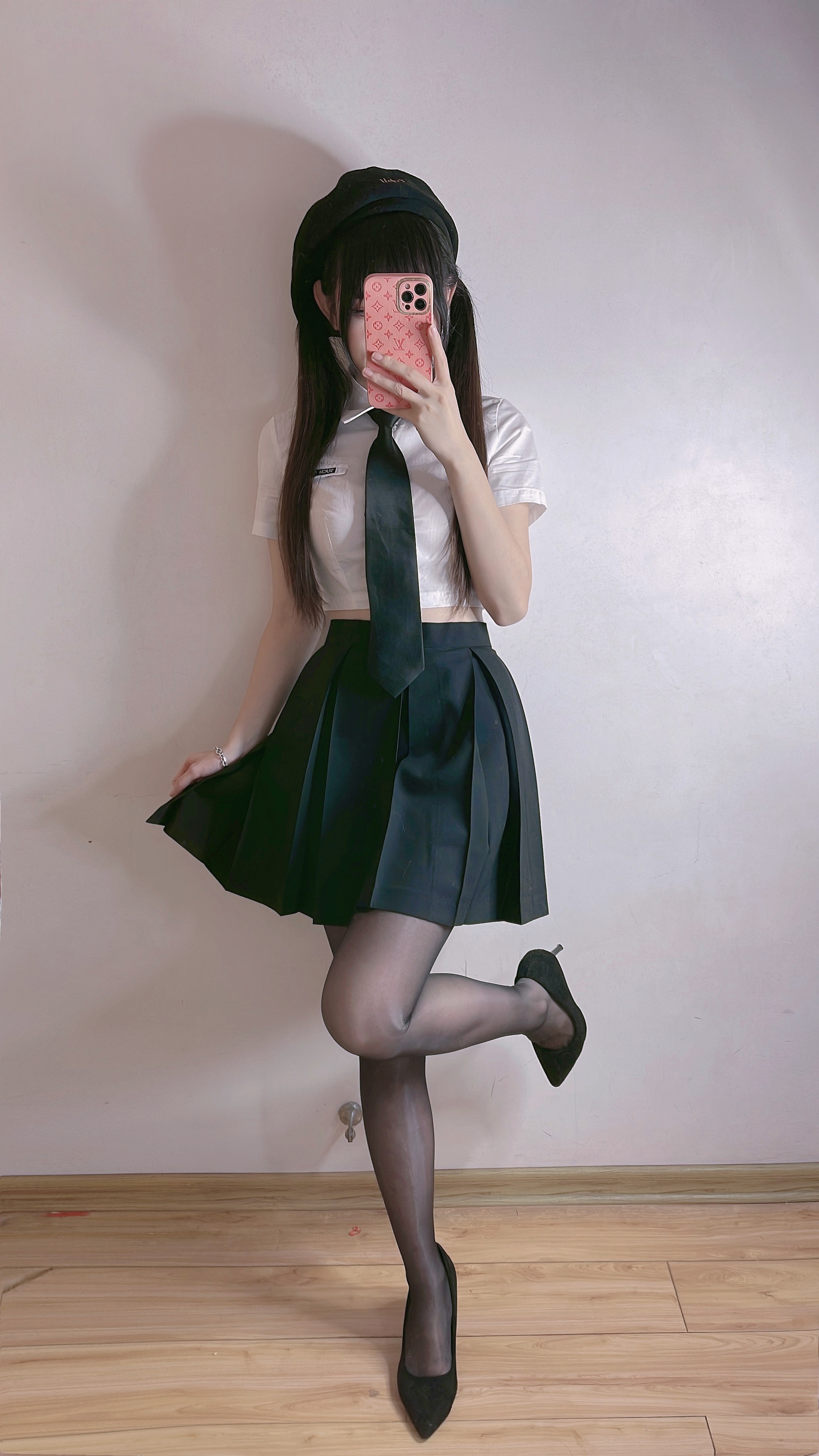 miko酱ww - NO.048 自拍系列mikoの黑丝2[182P]-XikXak